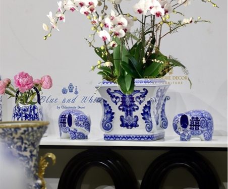 Vẻ Đẹp Bất Hủ: Sứ Blue and White, Điểm Nhấn Sang Trọng Cho Villa Cổ Điển